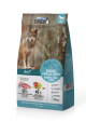 Foto zeigt einen 11,34 kg Sack Tundra Dog Rentier, Forelle & Rind Trockenfutter mit hochwertiger, naturbelassener Verpackung.